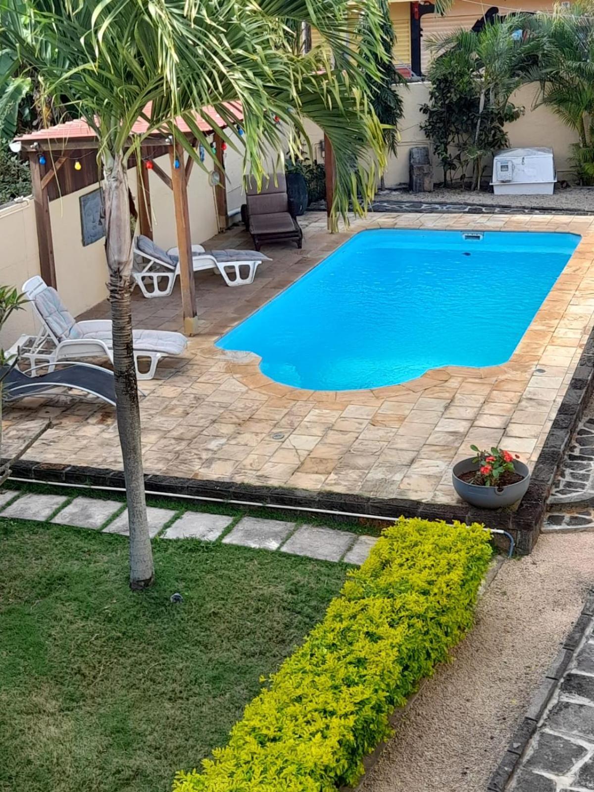 Villa Santa Avec Piscine Et Jardin Pointe aux Piments Luaran gambar